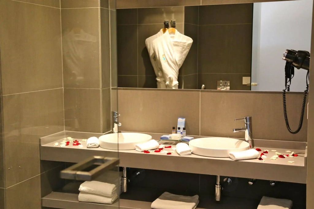 Warwick Pangea Beach Resort & Spa