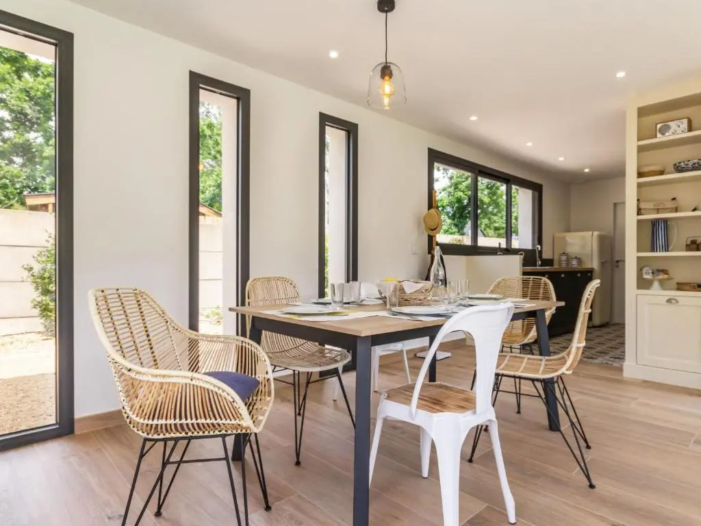 Maison moderne et lumineuse à 900m de la plage, jardin privé, terrasse, barbecue et 2 vélos adultes inclus. - FR-1-306-1204