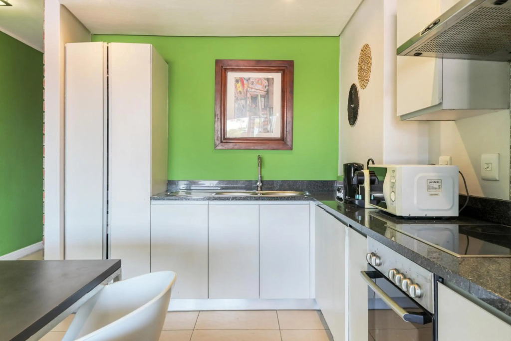Authentic Cape Town Apartment near the Silo District