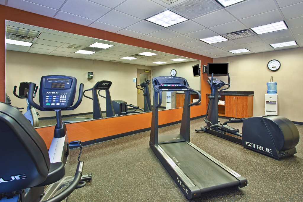 Holiday Inn Express and Suites Pittsburgh West Mifflin by IHG