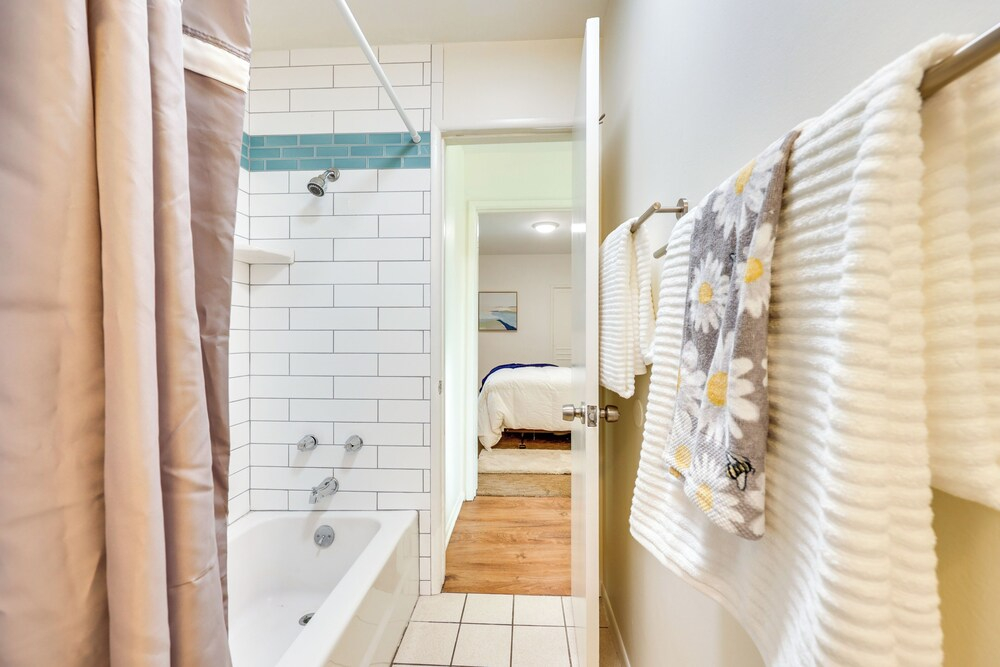 Quiet Carpinteria Cottage By Town & Beaches