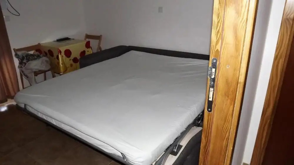 Cozy Apartment 16 With Double bed Sleeper Couch