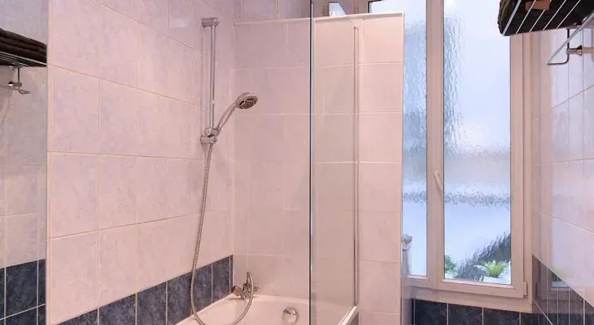Champs-Elysées Design Apartment