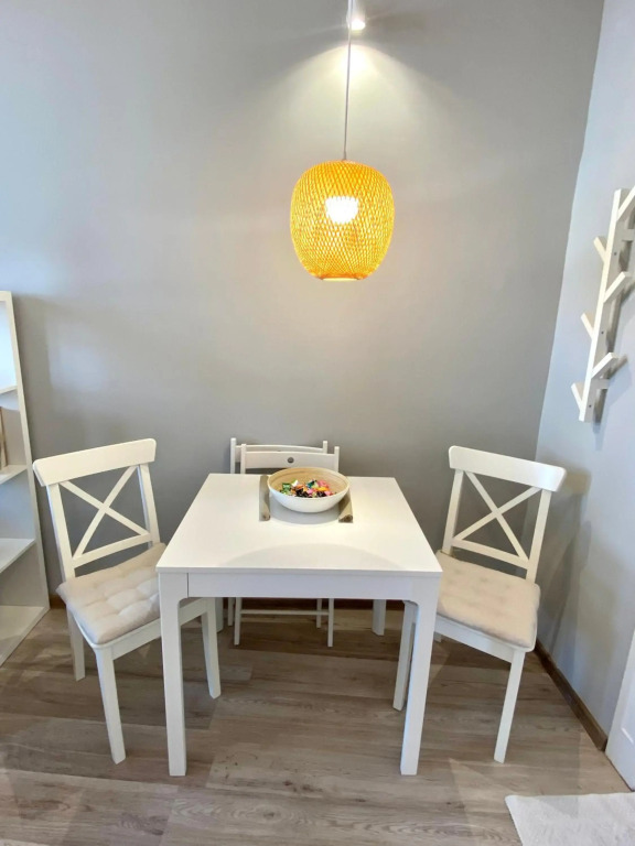 La Strada Apartments