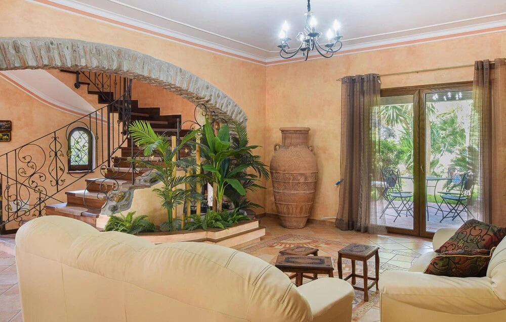 Stunning Home In Saline Ioniche