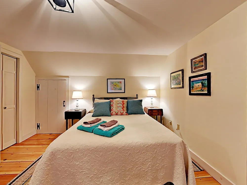 Nature Lover's Paradise 4 Bedrooms 2 Bathrooms Home
