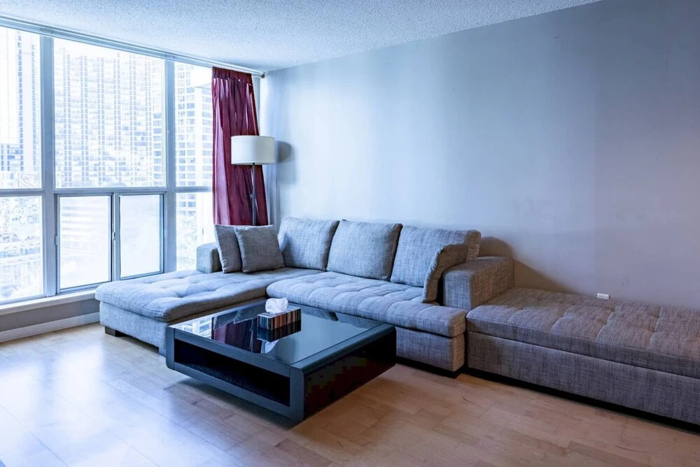 Chic 1 Bed in Heart of Downtown Toronto