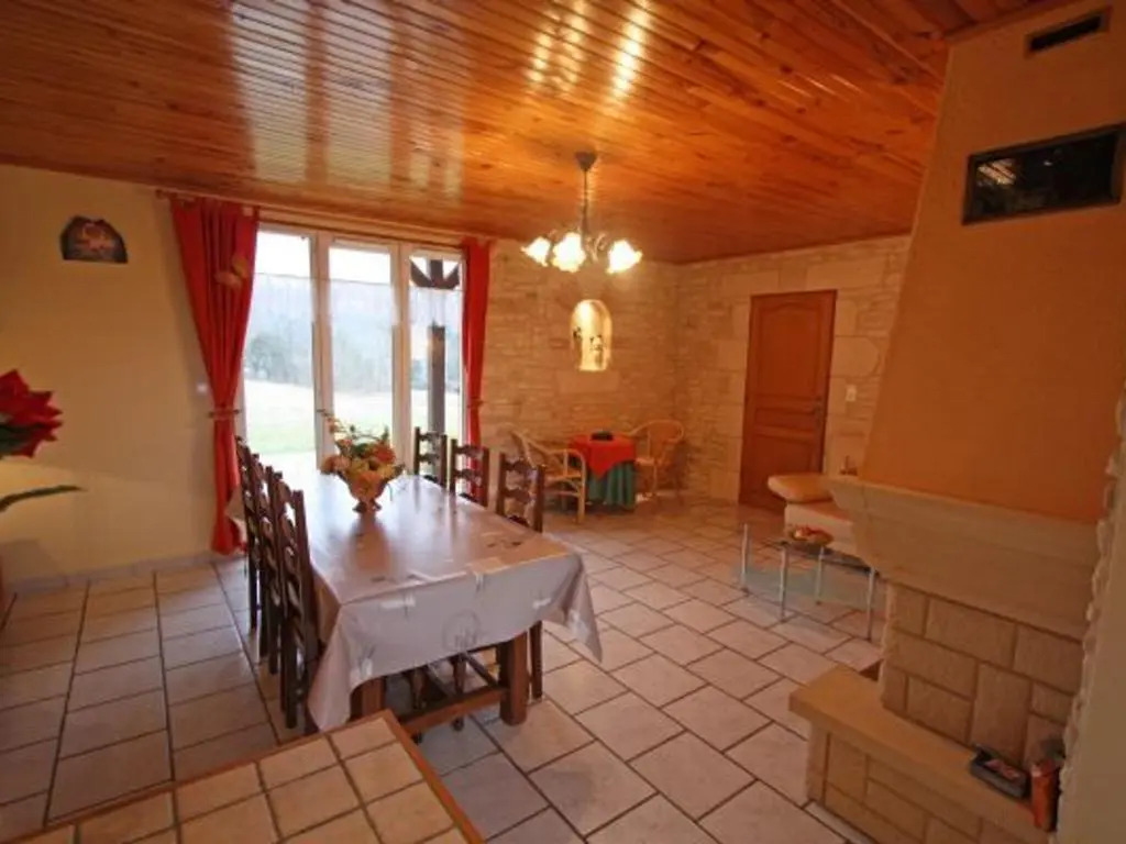 Gîte idéal pour cure thermale, proche port de plaisance, terrasse et grand terrain. - FR-1-589-69