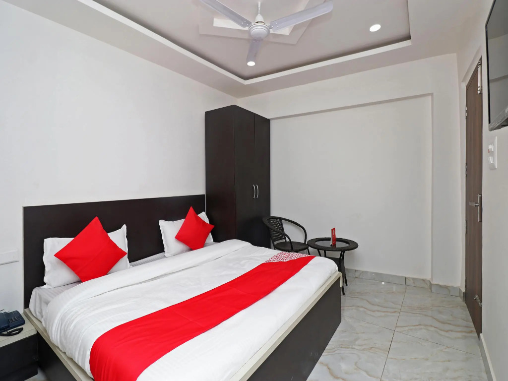 OYO Flagship 26917 Rc Residency