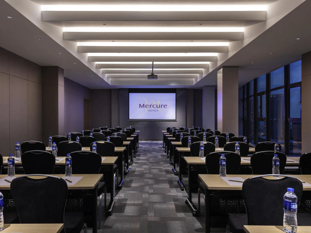 Mercure Chengdu Chunxi Taikoo Li -Walk to Pedestrian Street