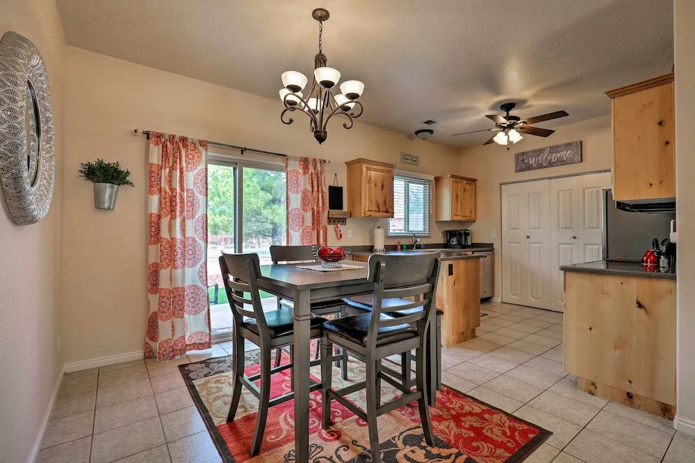 Kanab Condo w/ Pool & Patio, 30 Mi to Zion NP