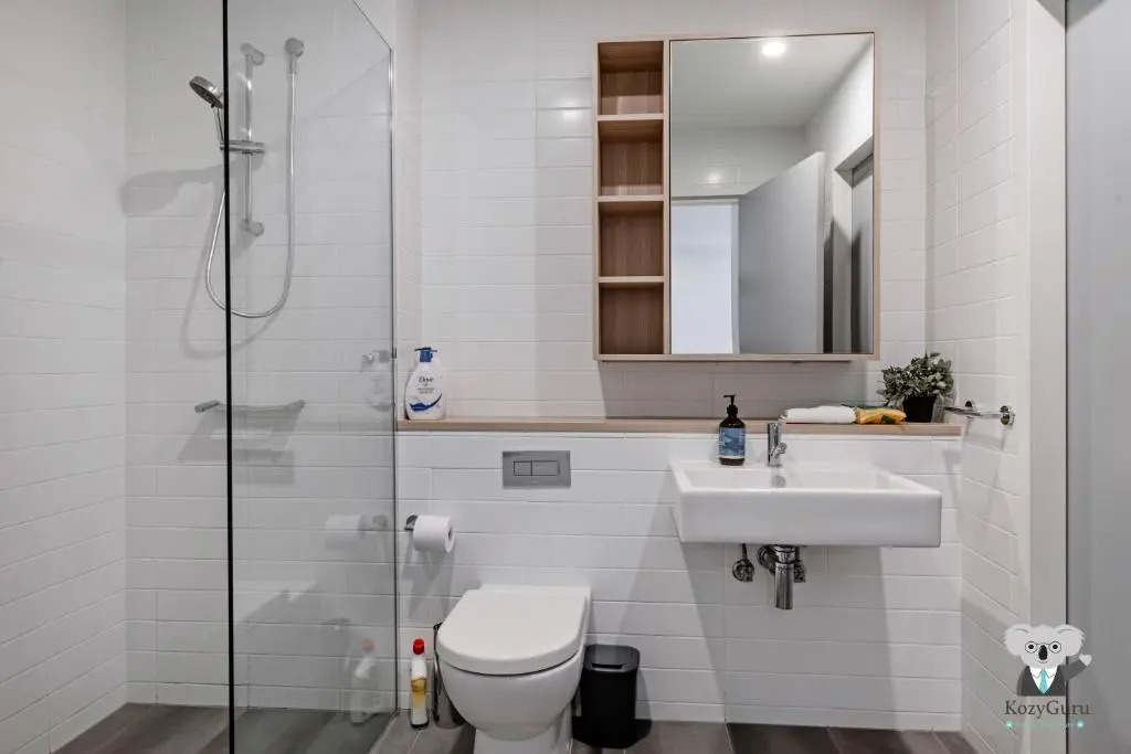 KOZYGURU Penrith Cosy 2BED 2BATH APT + FREE Parking NPE081