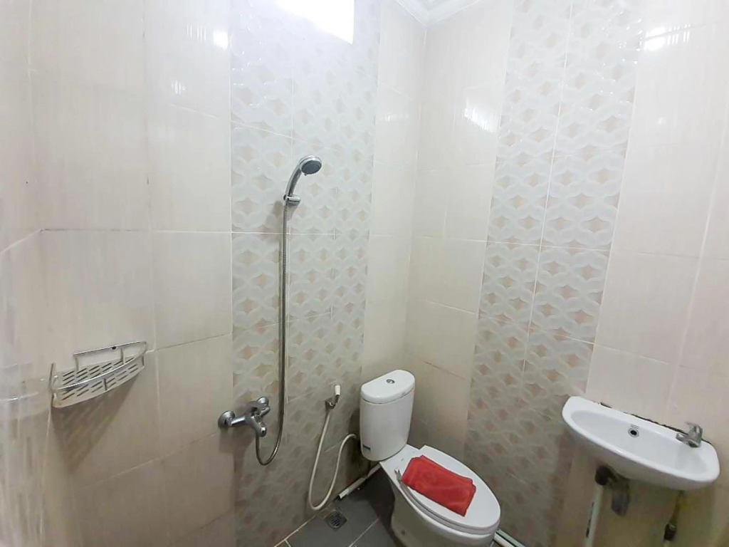 RedDoorz near Jalan Kolonel Haji Burlian Palembang