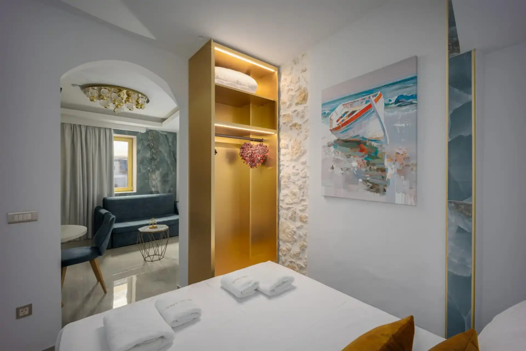 Royal Gold City Suites by Omilos Hotels