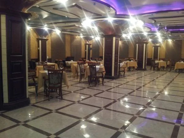 Deluxe Hotel