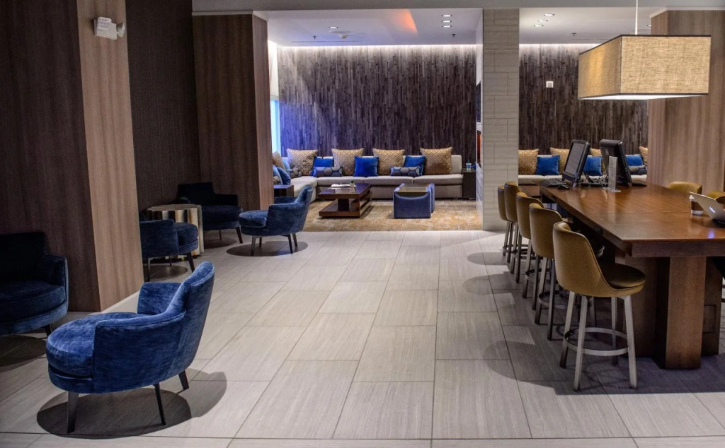 Crowne Plaza Dulles Airport by IHG