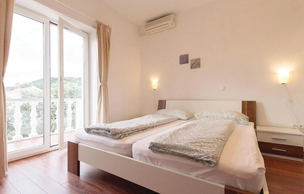 Amazing Home in Barbat With Wifi and 7 Bedrooms