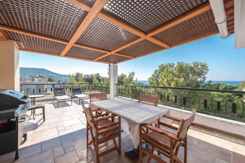 Saronis seaview 2bdr residence 500m from the beach