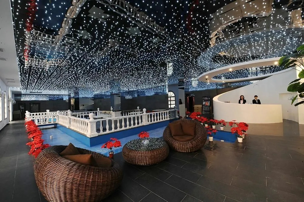 Tianjin Romantic Holiday Hot Spring Hotel