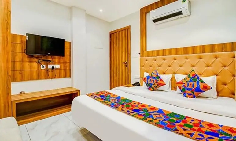 Hotel Purple Orchid