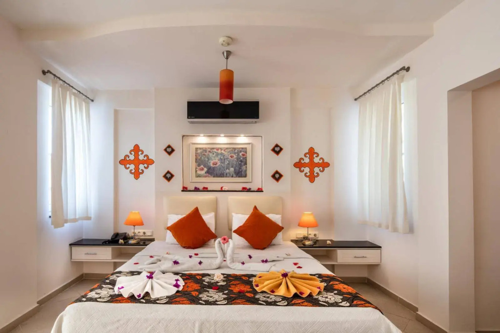 Golden Life Heights Deluxe Suite Hotel - Adults Only
