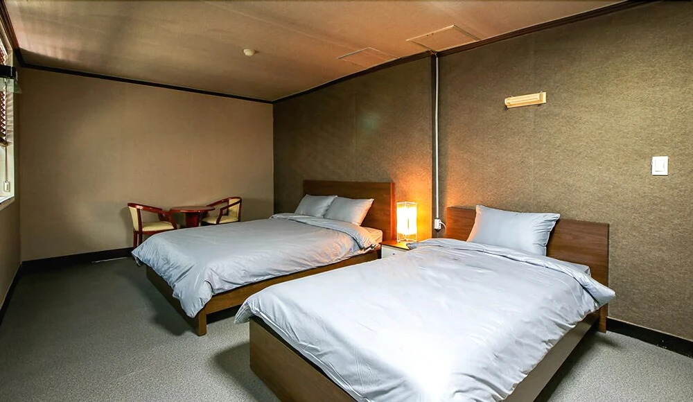 Seven Motel