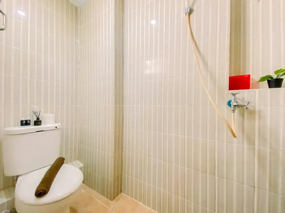 Homey and Comfort Stay 2BR Cinere Resort Apartment
