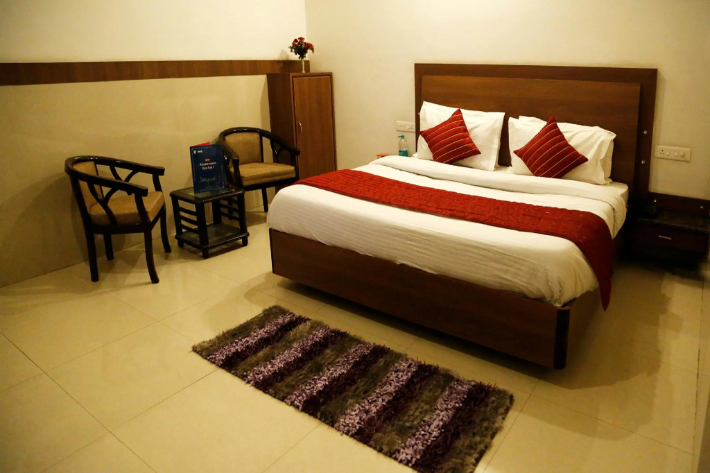 Capital O 4302 Hotel Imperial Lodge