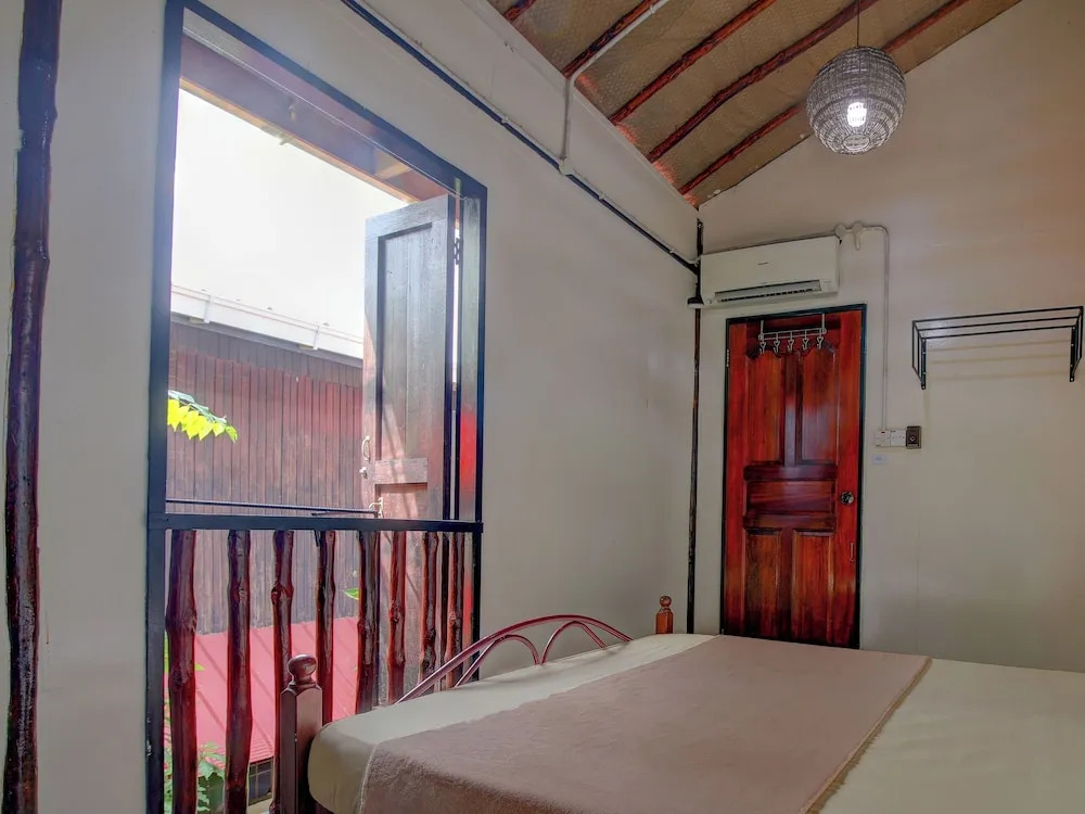OYO HOME 90800 Rumah Pangi Homestay