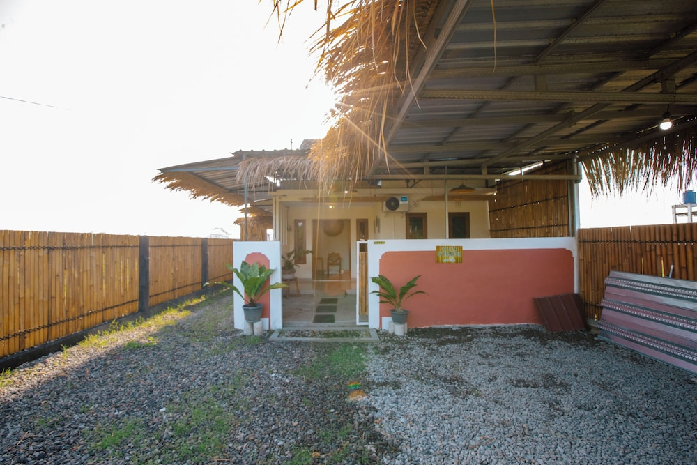 Villa New DBamboo by Plesirhatiyogja