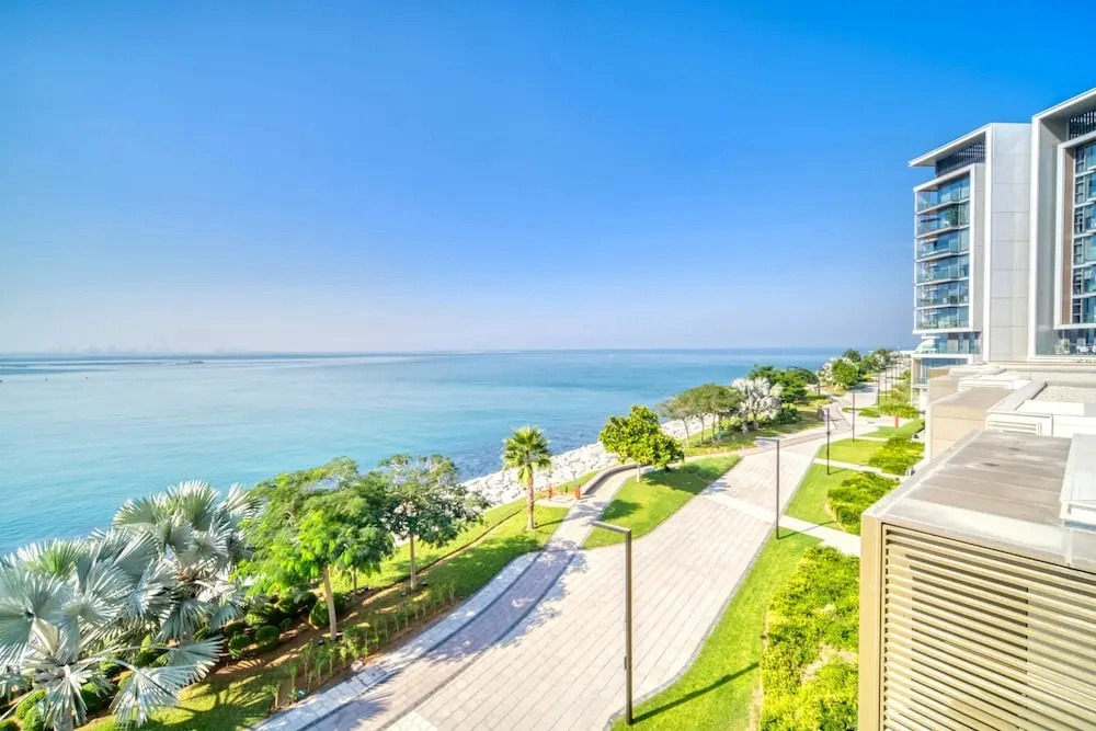 Bluewaters Escape Ocean View and Luxury Living