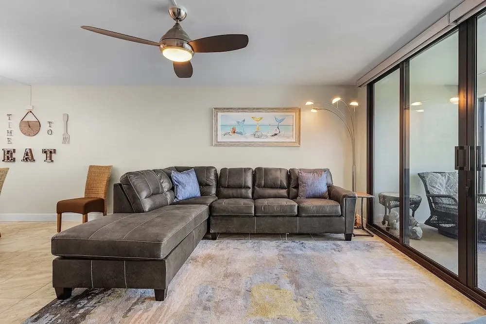 The Palms Of Bay Beach #5d 2 Bedroom Condo