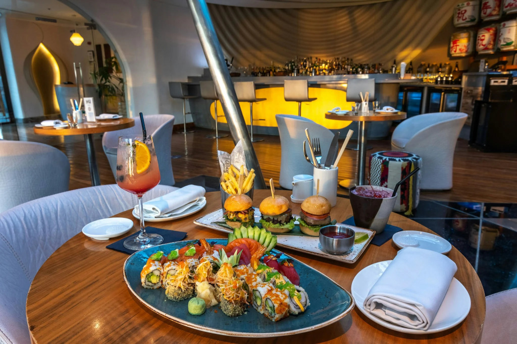 Курортный отель The Art Hotel & Resort