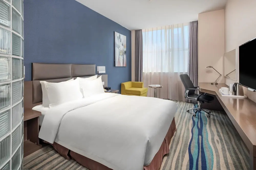 Holiday Inn Express Shenyang North Station