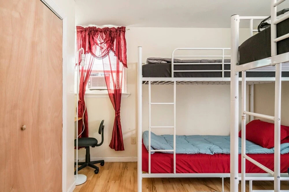 Lovely 2 Bedroom In Brooklyn Sleeps 5