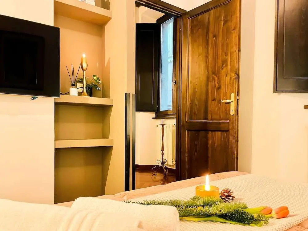 SJR Luxury Apartment Trevi Fountain