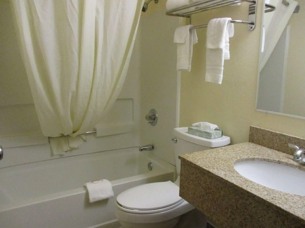 Motel 6-Montoursville, PA - Williamsport