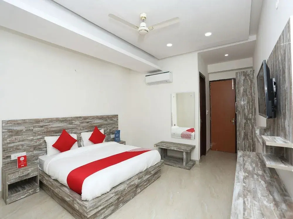 Capital O 22956 Hotel Grand Residency