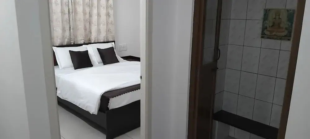 SLV Aashraya Apartment Stay
