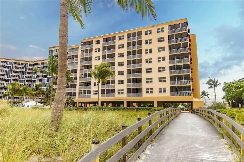 Estero Island Beach Villas 204 - Two Bedroom Condo