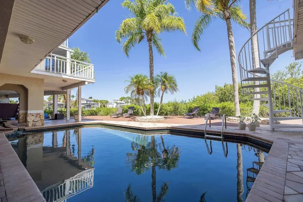 4B Waterfront Game Room Pool Hot Tub Dock