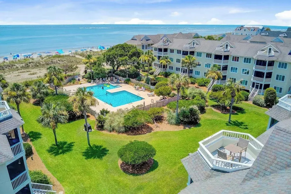 Oceanview Condo + Pool, Balcony & Beach Access 304 D Port O Call by Avantstay
