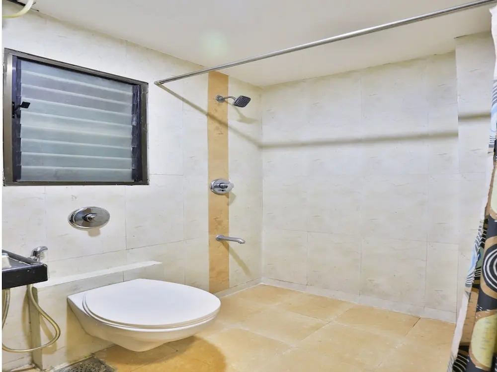 OYO 1635 Hotel Dash Continental