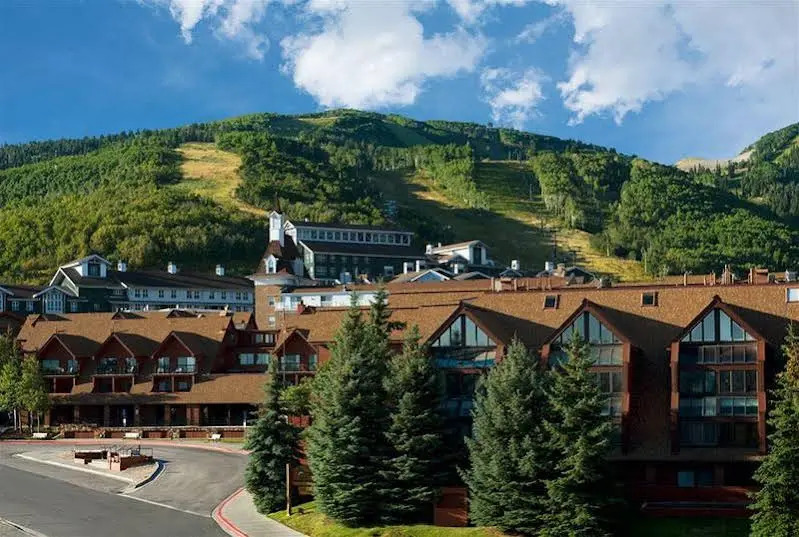 Ski Ge Loft 3 Bedroom Condo by RedAwning