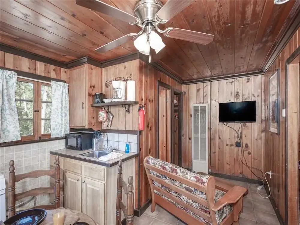 Tiny Two, 2 Bedrooms, Midtown, Sleeps 4
