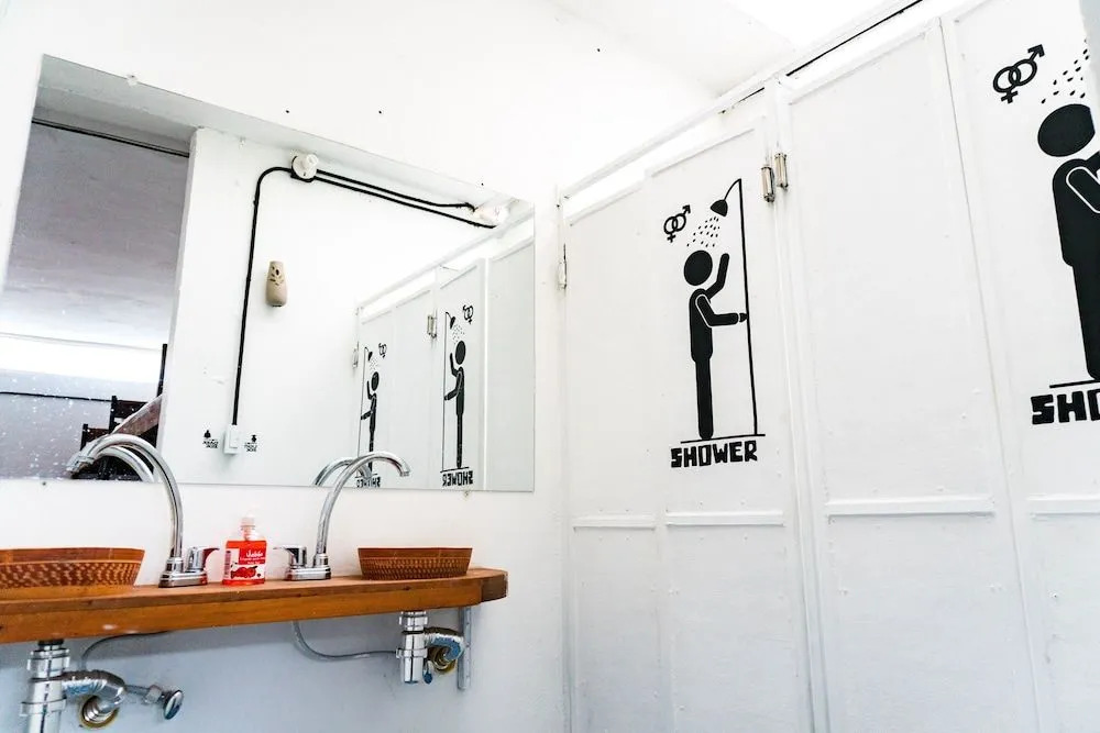 Hey Dude Hostal Bar