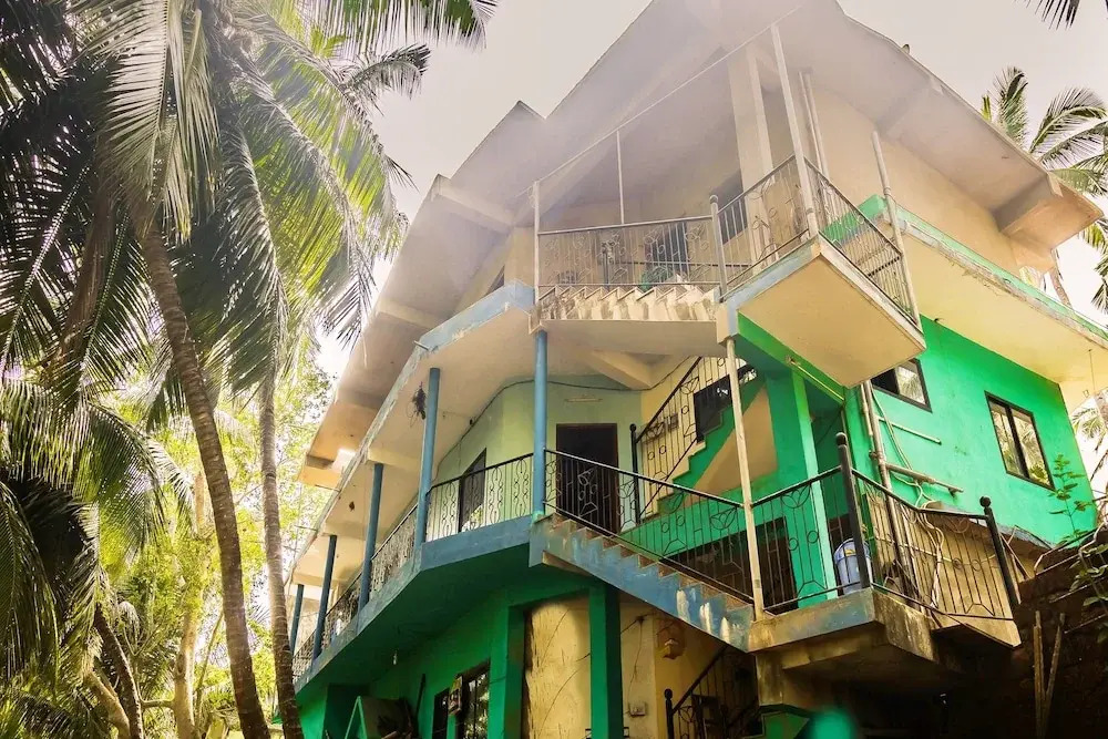 OYO 19176 Home River View 2BHK Siolim