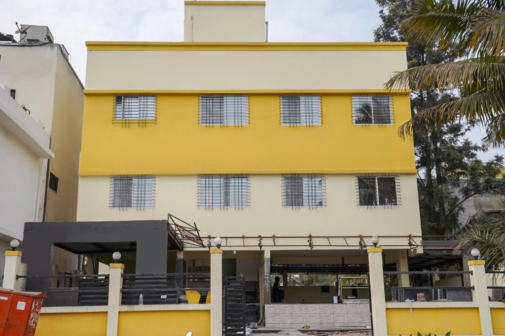 OYO 61337 Hotel Mauli