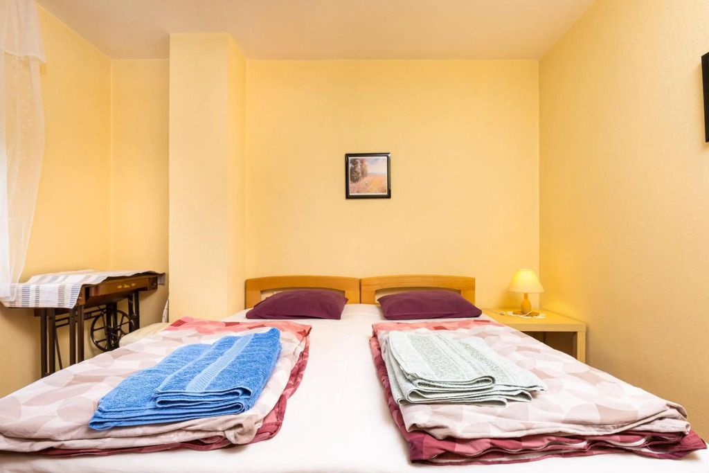 Quiet apartment near the center
