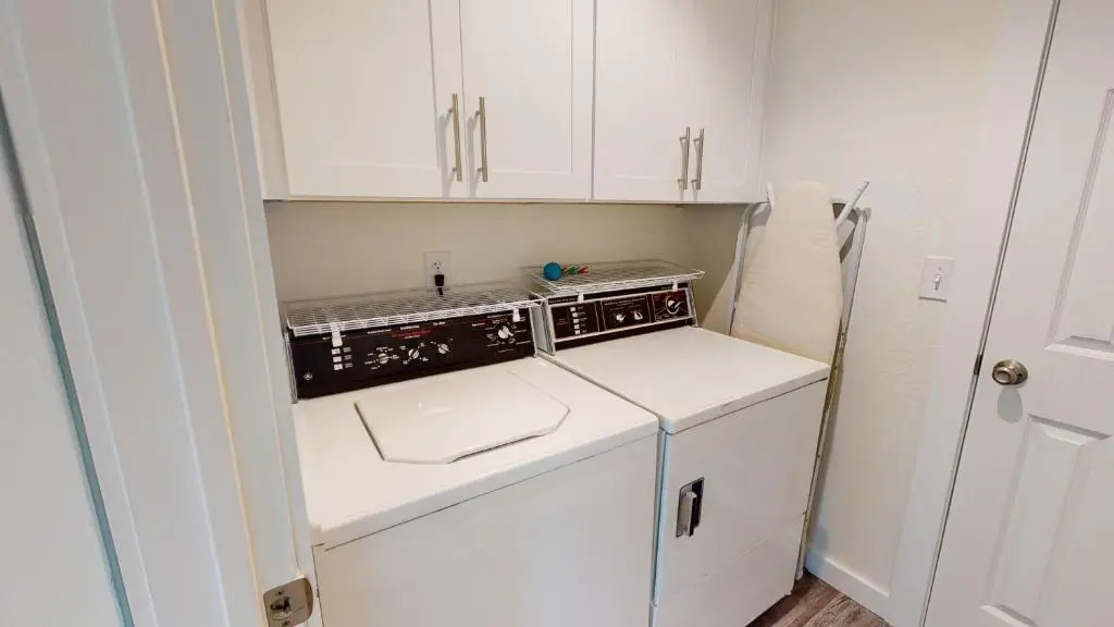 AH-A100 First Floor Condo, Newly Remodeled, Overlooks Shared Pool